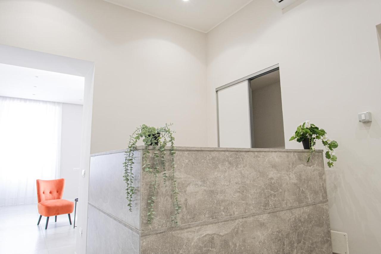 Domus Alberto Napels Buitenkant foto